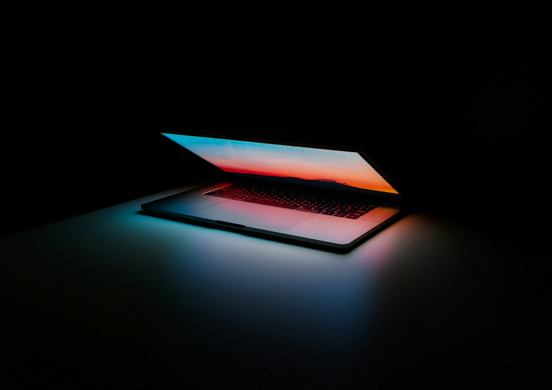 MacBook Clean Desktop