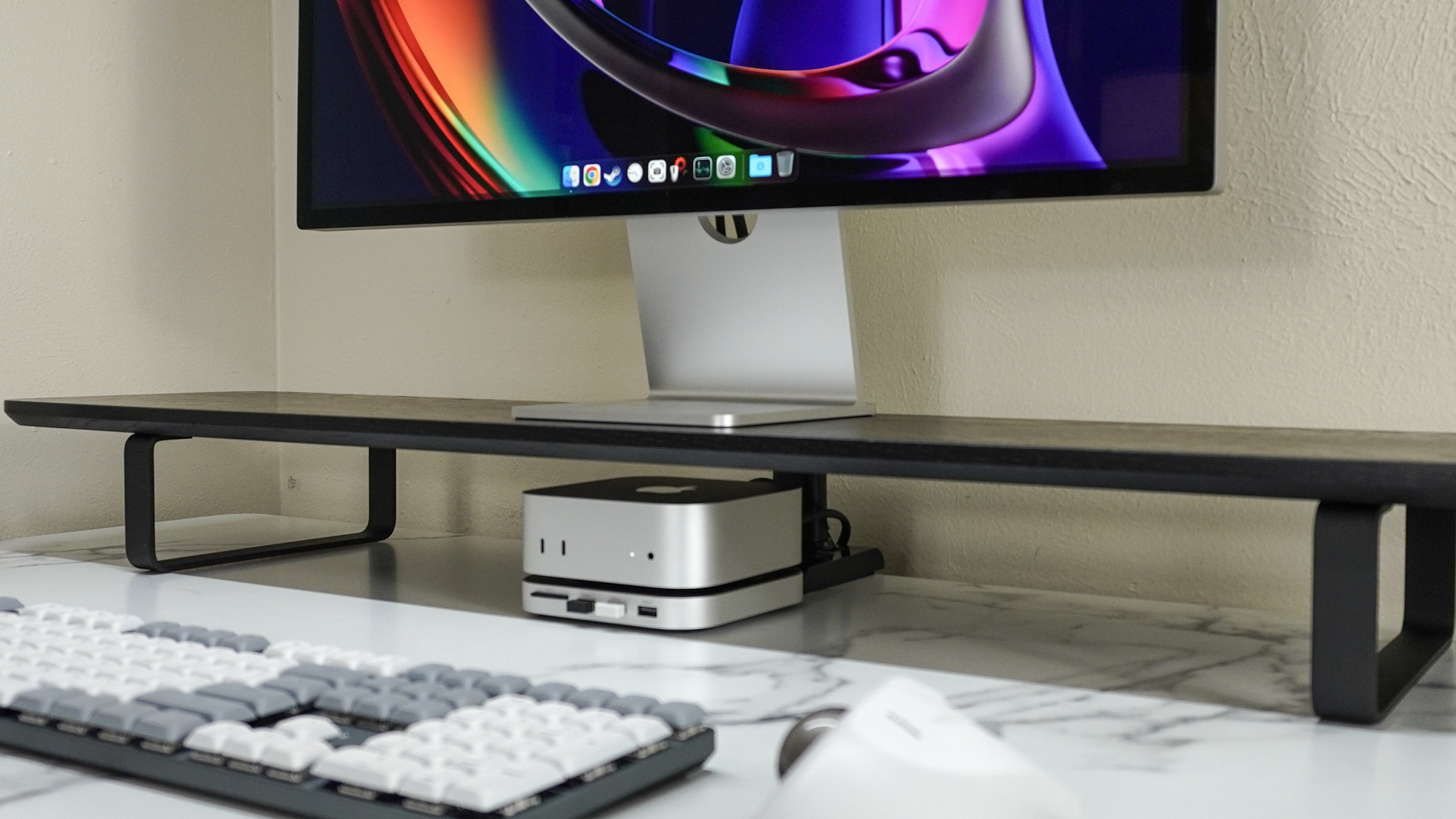 Mac mini Desk Setup with Hub