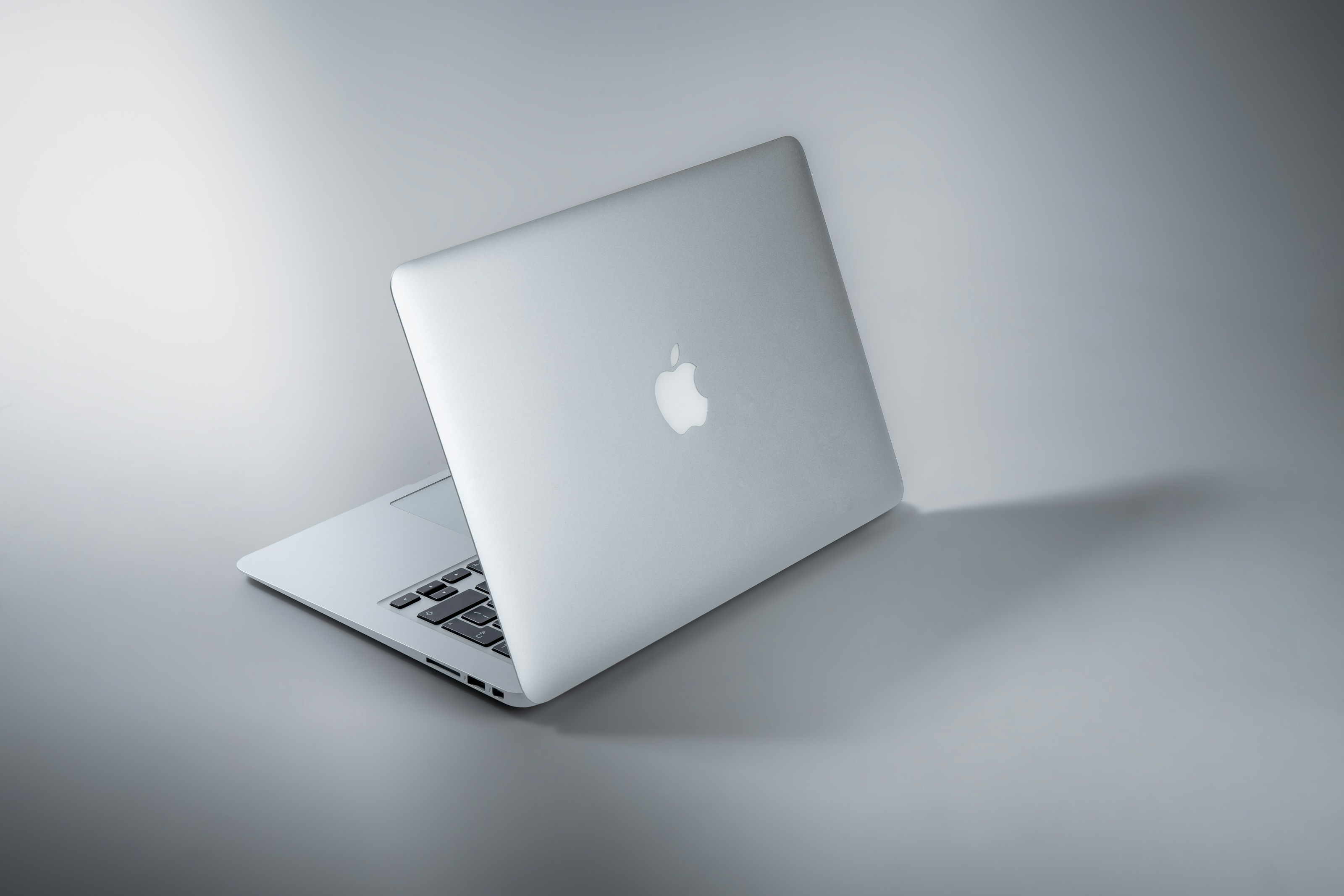 M5 MacBook Air 2026: 発売日、機能、スペック、購入ガイド完全版 