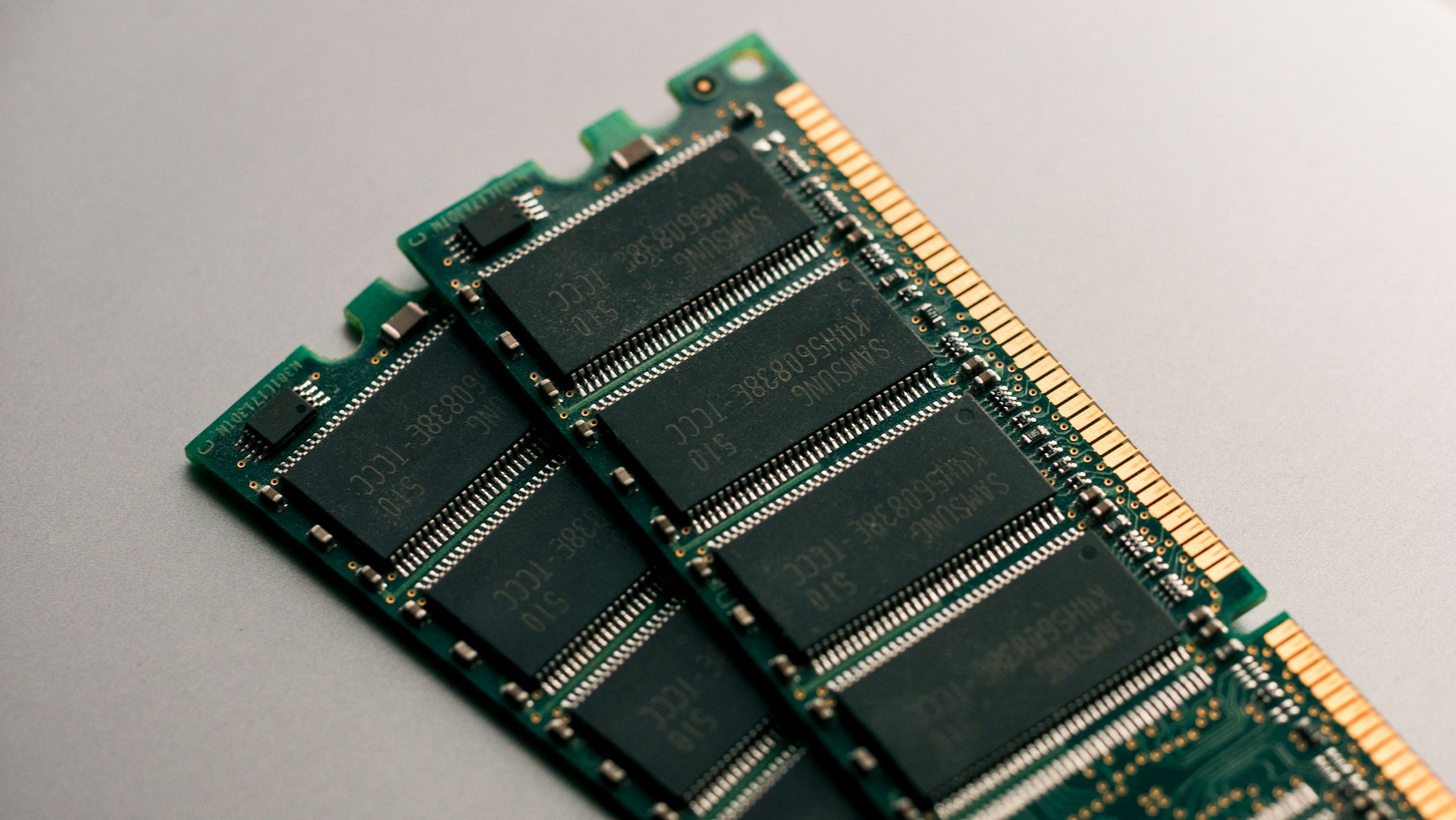 RAM and memory upgrade components