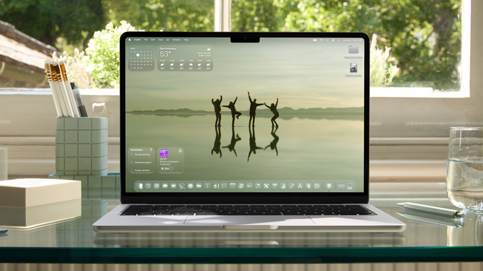 Look clair de Liquid Glass sur macOS Tahoe en mode équilibré