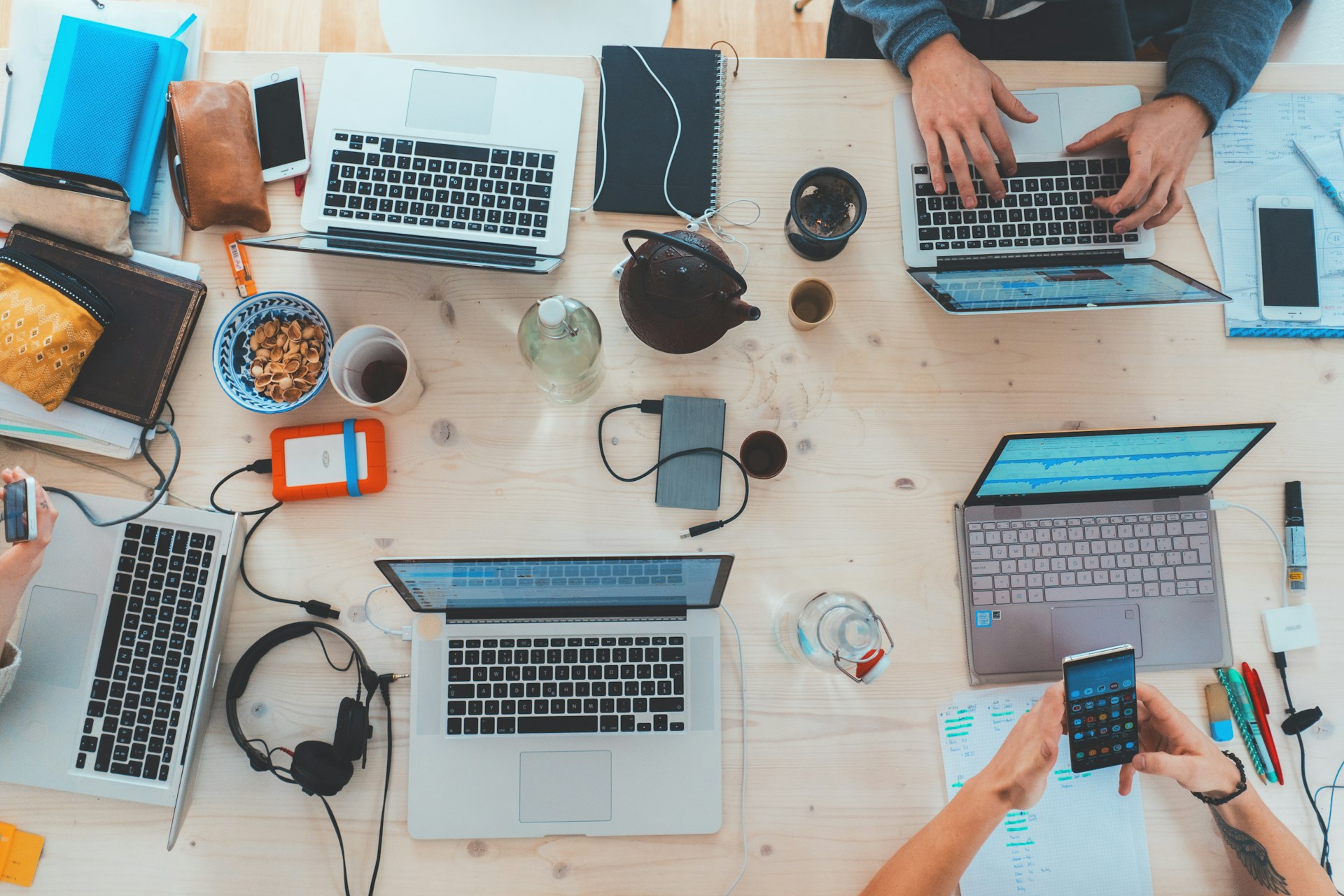 Professional Mac Workspace - Choosing the Right macOS Version